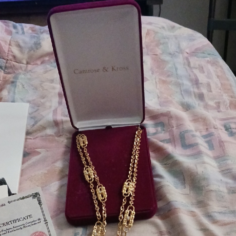 Camrose & Kross Paperclip Necklace. Gold Tone.